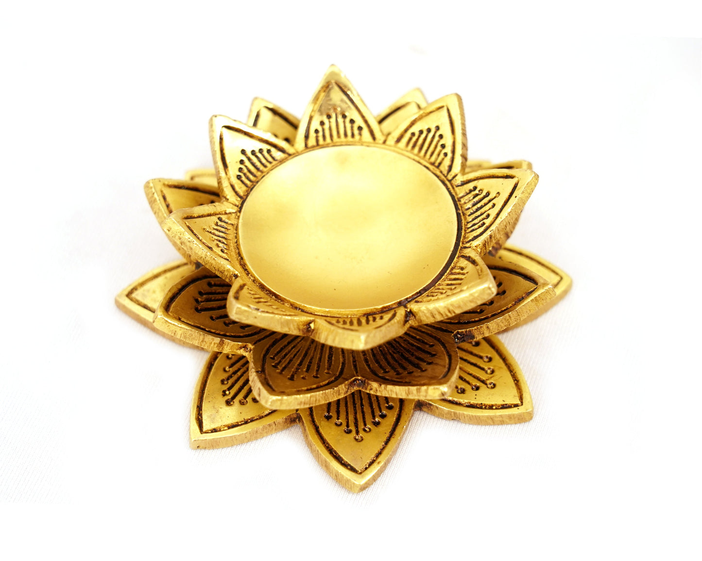 Brass Aarti Pooja Small Lotus Hanging Dhoop Diya for Aarti, Home, Puja, Mandir, Gifts by Pooja Bazar 4 X 2.5 X 4 In